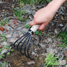 Load image into Gallery viewer, Nisaku NJP555 Japanese Steel Garden Claw Rake and Cultivator